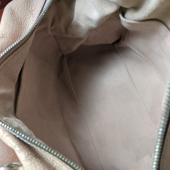 Auth Louis Vuitton Asteria Handbag Mahina Leather - Picture 8 of 12